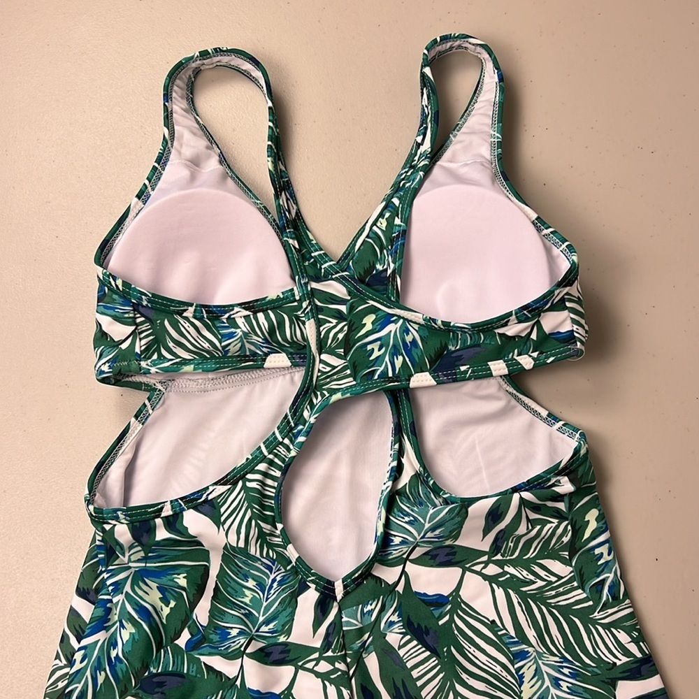 Cupshe Green and Blue Cut out palm print swim suit NWT - Picture 9 of 12